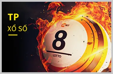 Game thủ đang thi đấu eSports trên máy tính với logo các game nổi tiếng